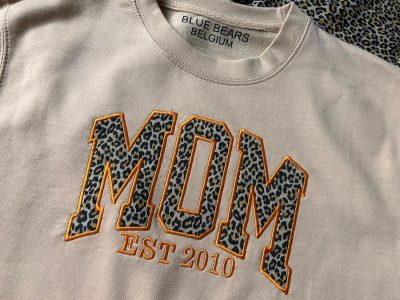 NUDE MOM HOODIE – Image 2