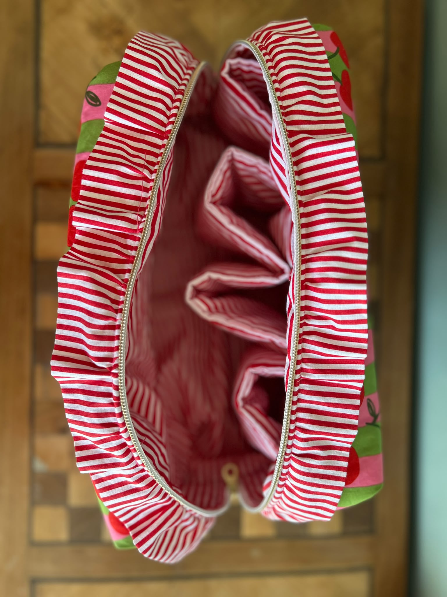 Trousse de rangement compatible avec le Dyson Airwrap® - modèle cerise – Image 2